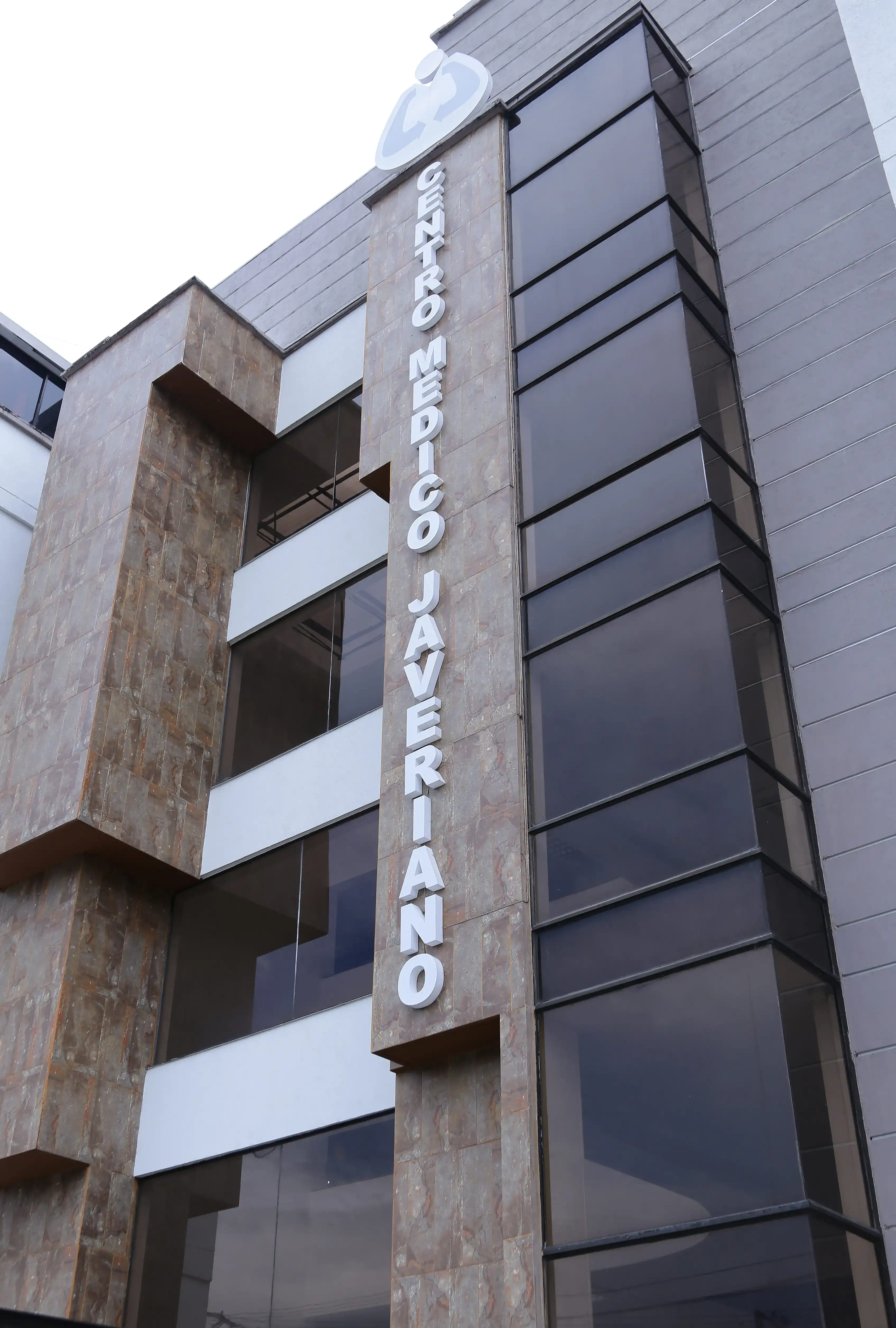 Sala de espera clínica dental Orthodent Ibagué